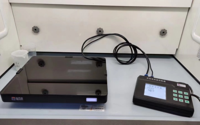 實(shí)驗(yàn)電熱板