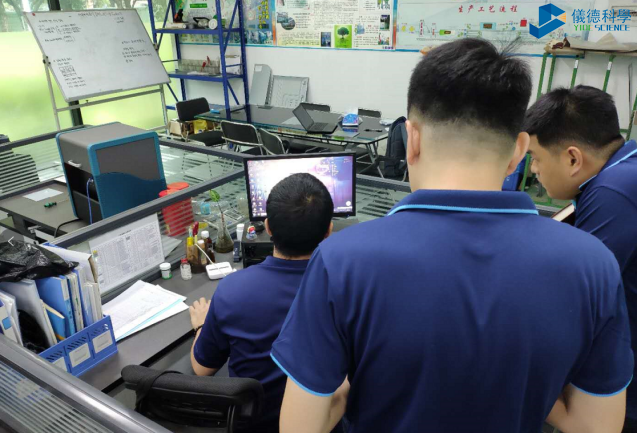 斯派克便攜式合金分析儀帶測(cè)試倉(cāng)安裝現(xiàn)場(chǎng)